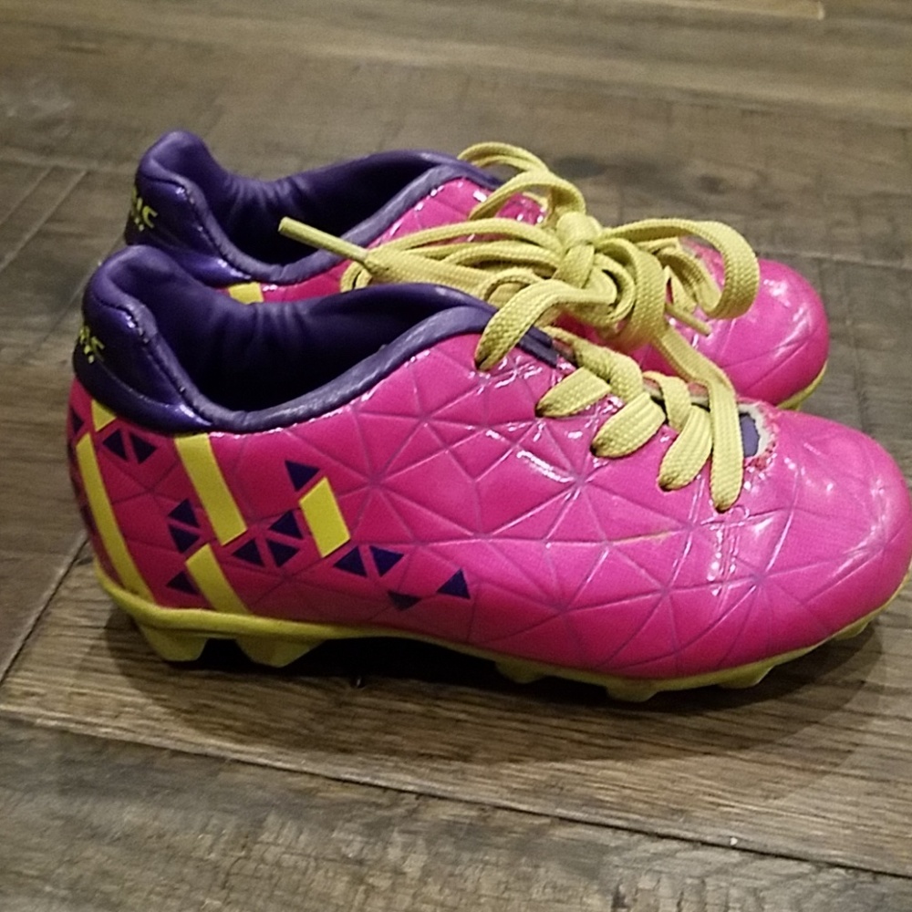 Soccer cleats